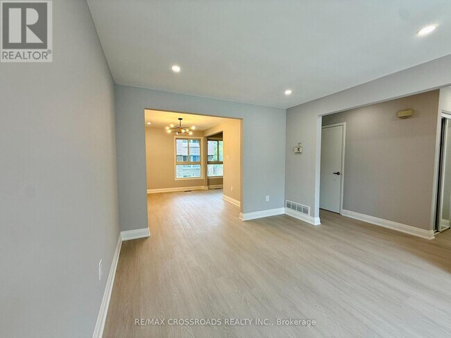 Photo du bâtiment - 625-625 Rathburn Rd