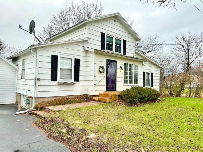 Building Photo - 96 Mendon Ionia Rd