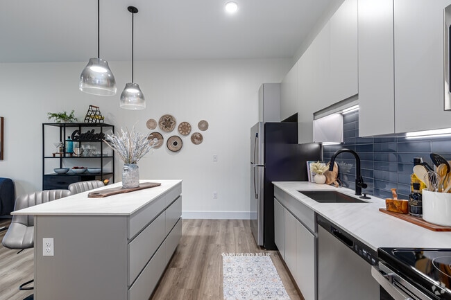 1BR, 1BA - Kitchen - One Park Apartments