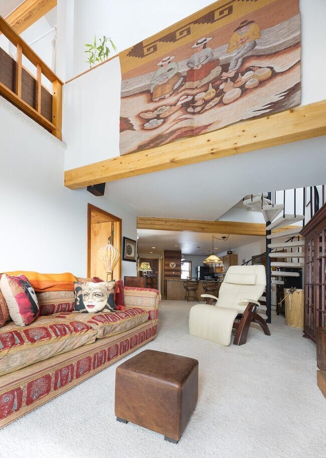 Building Photo - Available now!  Year lease!   Two Bedrooms...