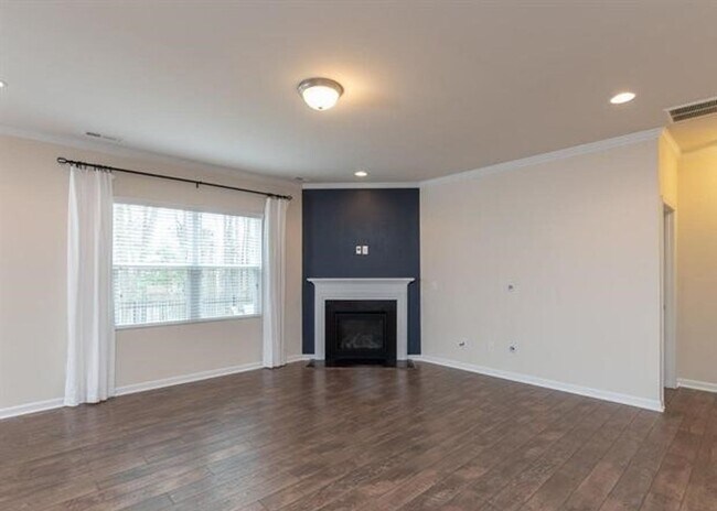 Foto del edificio - GREAT 4 BEDROOM !!!