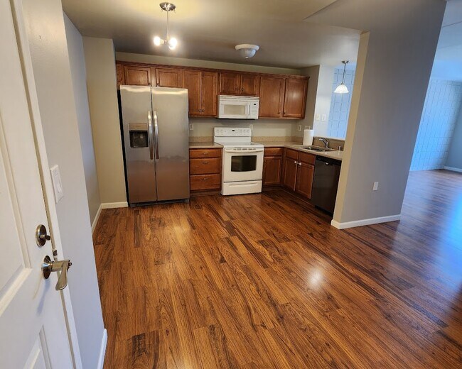 2 cocinas - 400 N Richmond St