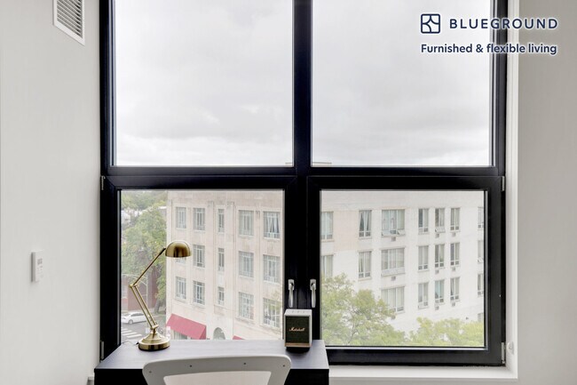 Building Photo - 2522 N Milwaukee Ave