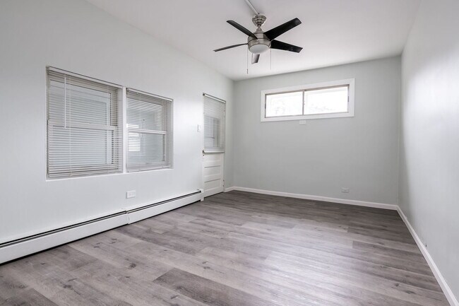 Foto del edificio - 931 Dunlop Ave