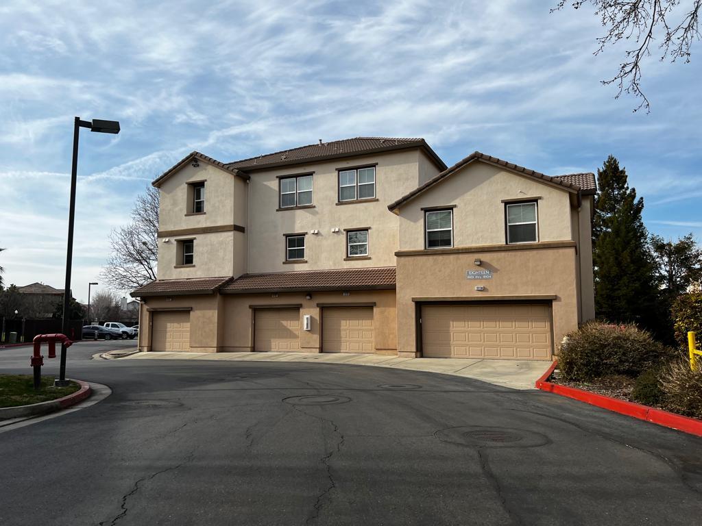 Primary Photo - 50 Regency Park Cir