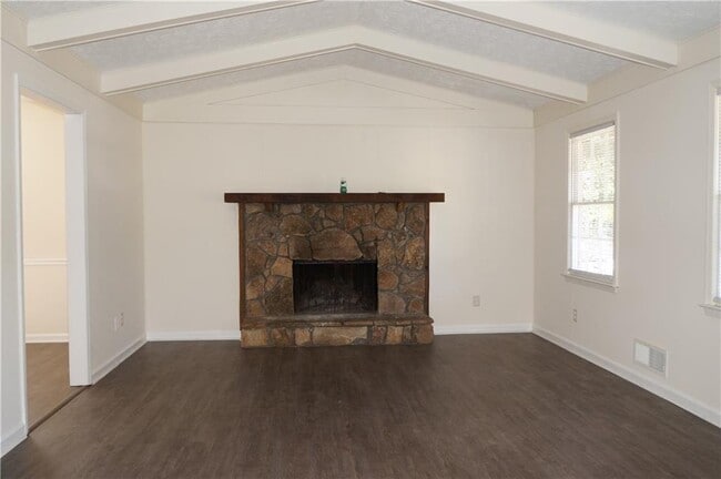 Building Photo - 4015 Woodland Dr NW