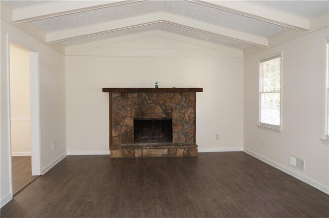 Foto del edificio - 4015 Woodland Dr NW