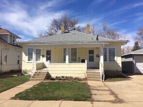 Building Photo - 213 2nd Ave E