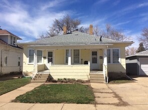 Building Photo - 213 2nd Ave E