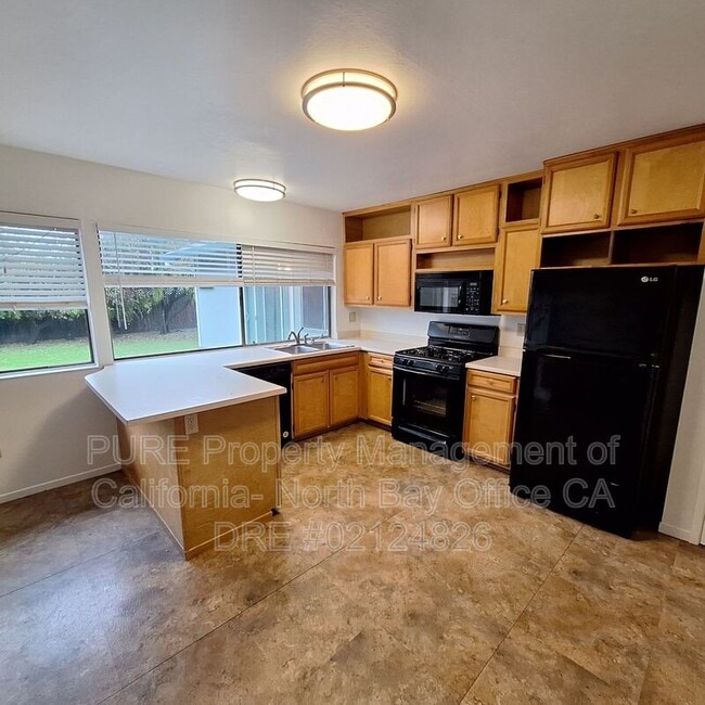 Building Photo - 1023 Santa Clara Ln