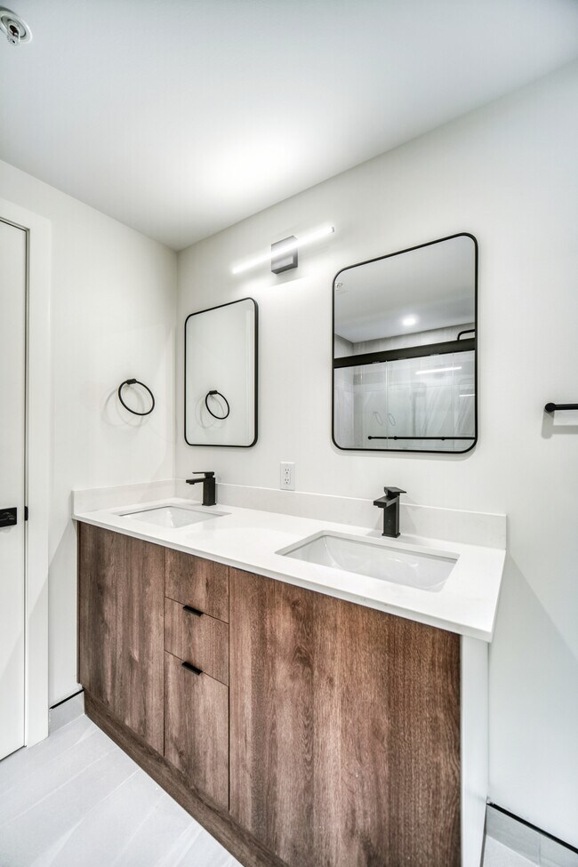 Building Photo - 5415 Cogswell St