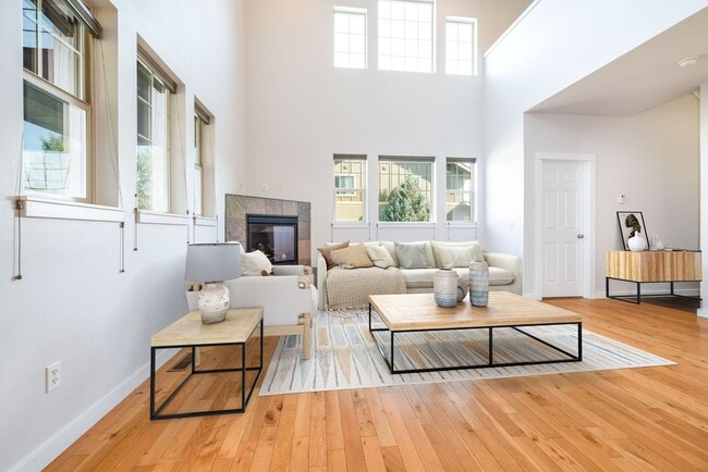 Building Photo - Modern Duplex in Bozeman – 3 Bed, 2.5 Bath