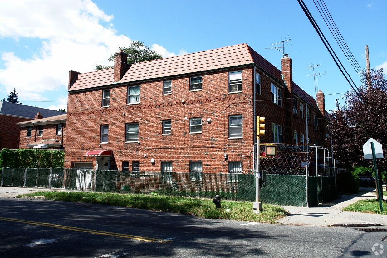 Primary Photo - 4134-4156 149th St
