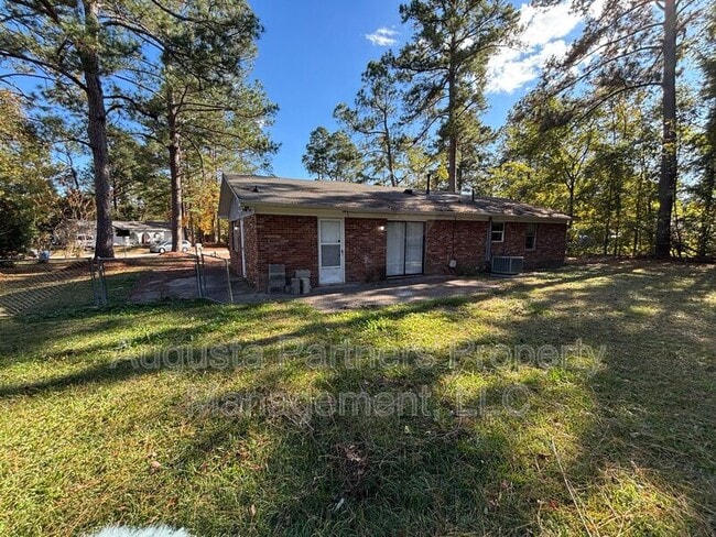 Building Photo - 2511 Drayton Dr