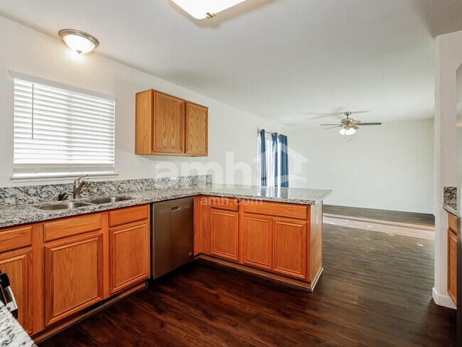 Foto del edificio - 17641 Papa Bear Ct