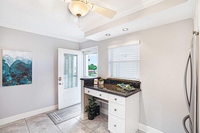 Building Photo - 130 NE 26th Ave