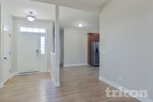 Building Photo - 11 Sedge Ct
