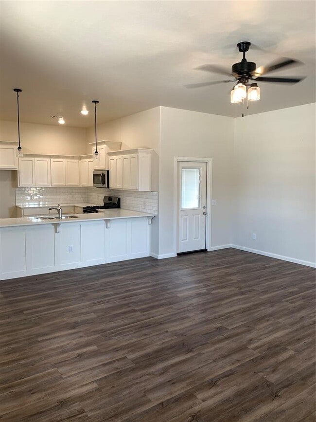 Building Photo - 3215 Enclave Pl