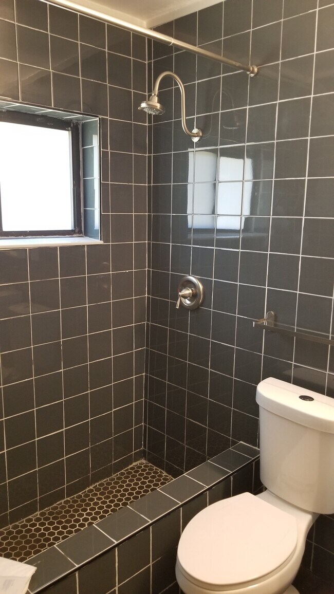 Foto del edificio - 1952 Madison St