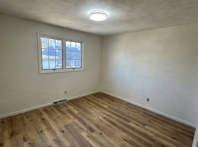 Foto del edificio - 3821 N Laramie St