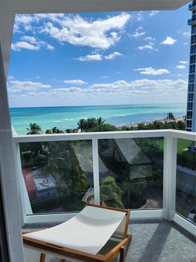 Primary Photo - 2401 Collins Ave