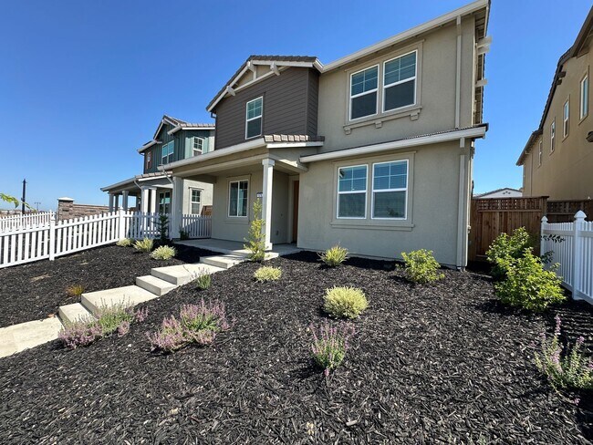Building Photo - Stunning, Sun-Drenched 4BR + Loft Home in Lakeview – Loaded with Premium Upgrades!