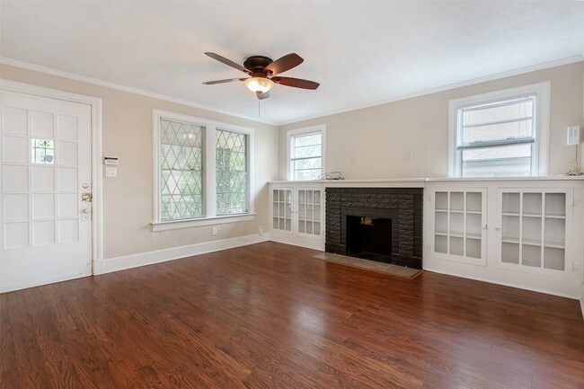 Photo - 6922 Lindsley Ave House