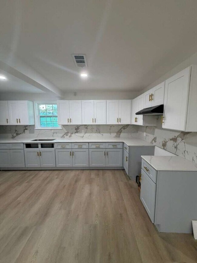Building Photo - BEAUTIFUL HOME IN HOUSTON. MOVE IN READY!.