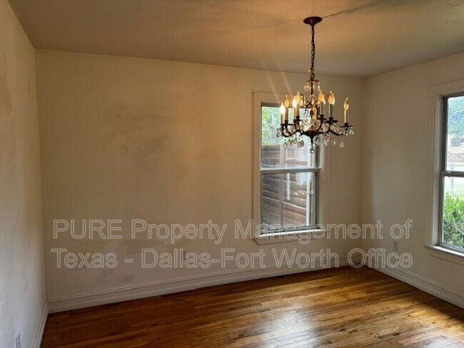 Foto del edificio - 2021 Bluebonnet Dr