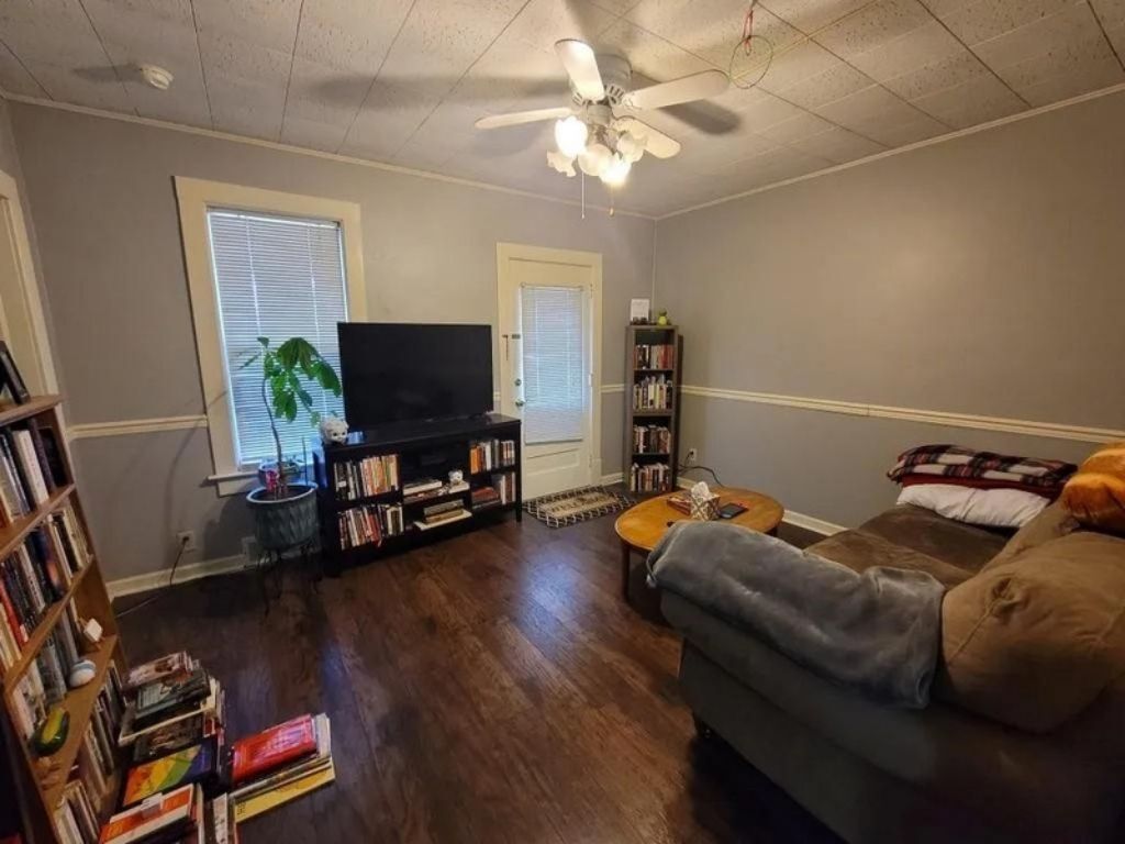 Living Room - 800 Smith St