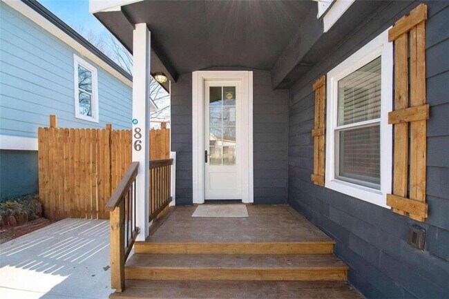 Foto del edificio - Room in House on Meldon Ave SE