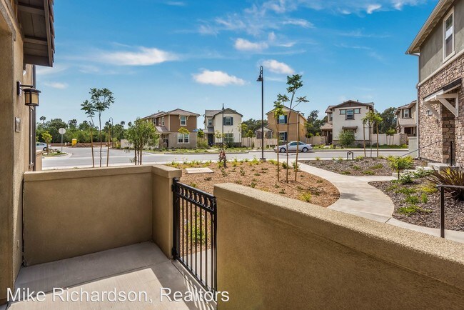 Building Photo - 3 br, 2 bath House - 6671 Calle Koral