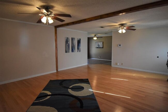 Building Photo - 2503 Harrison Ln