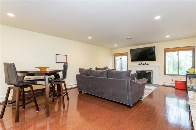 Foto del edificio - 15 Bayberry Ln