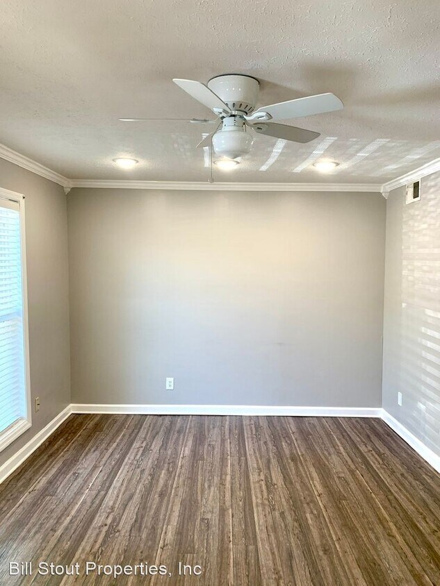 Foto principal - 2 br, 1 bath House - 9508 Cedar Lake Drive