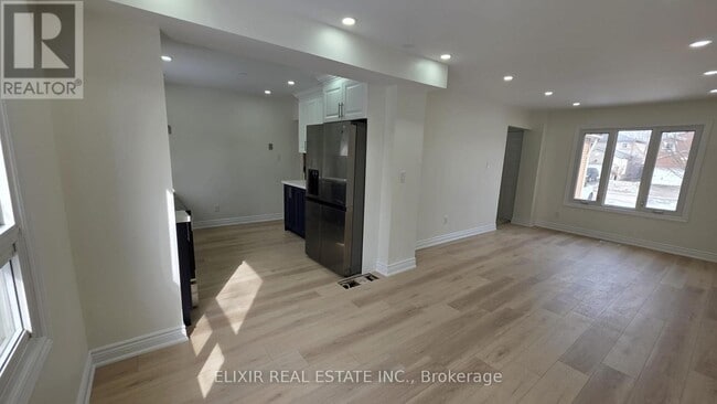 Building Photo - 41 Blair Crescent