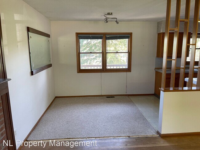 Building Photo - 3 br, 3 bath House - 9512 Emmet St.