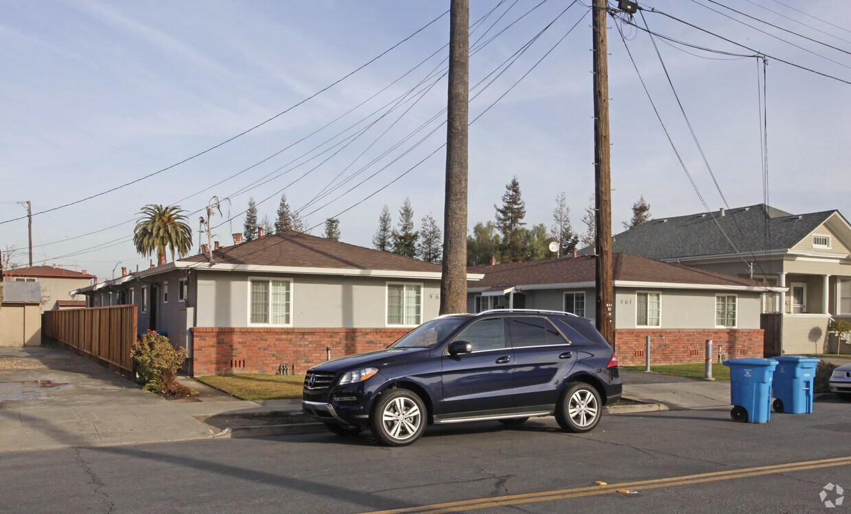 Building Photo - 561-567 Franklin St