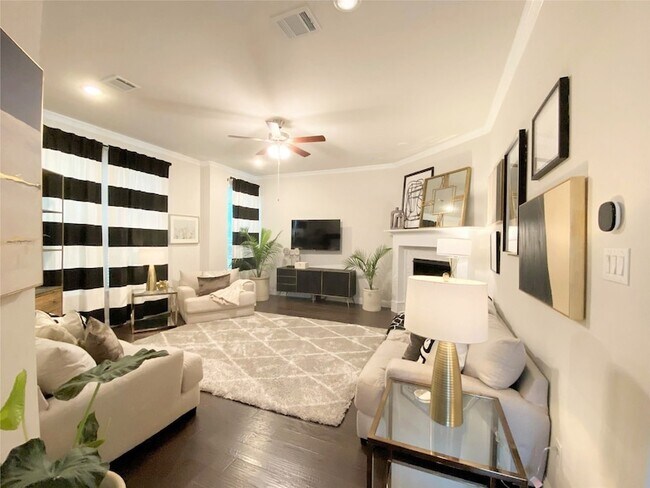 Foto del edificio - 2612 Cathedral Dr