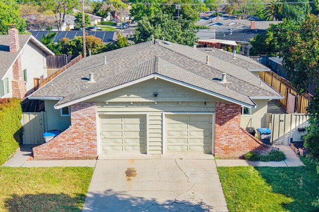 Building Photo - 3967 Bismarck Dr