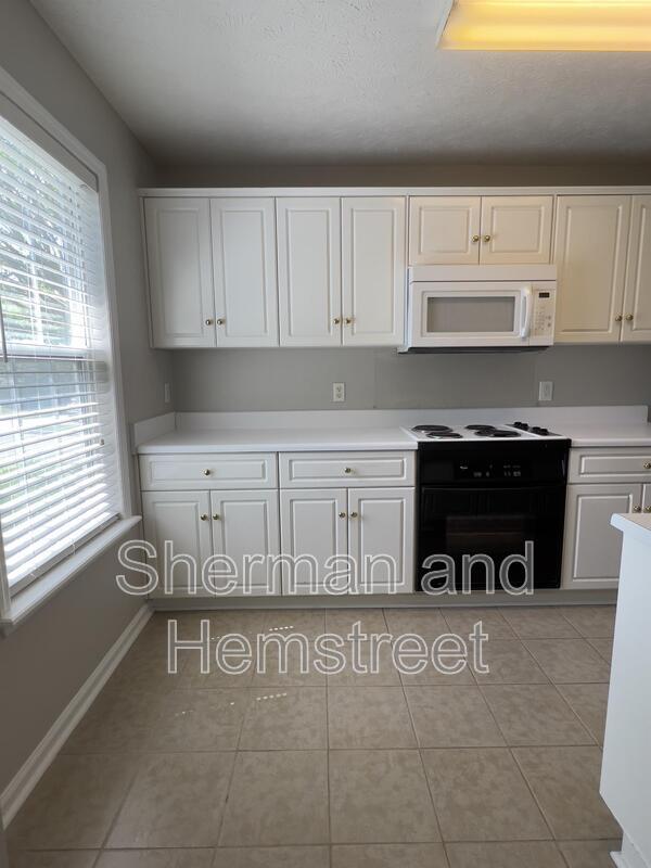Building Photo - 852 Pawley Ct