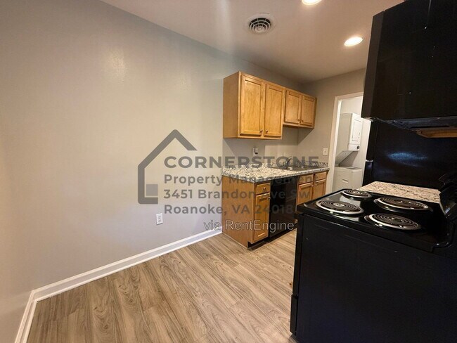 Foto del edificio - 2232 Plantation Rd NE