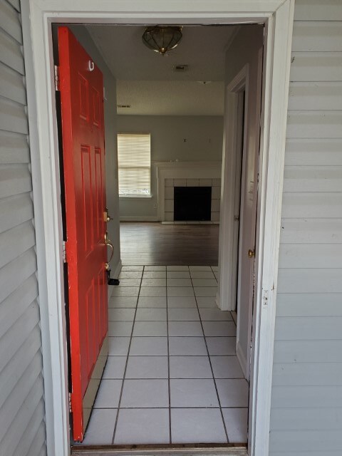Foto del edificio - 339 Graham Meadow Dr