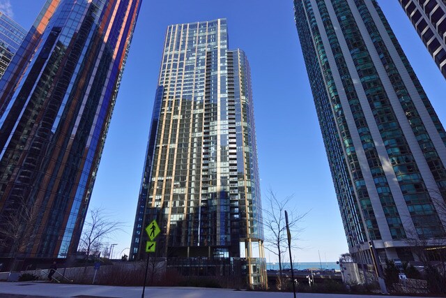 Foto del edificio - 211 N Harbor Dr