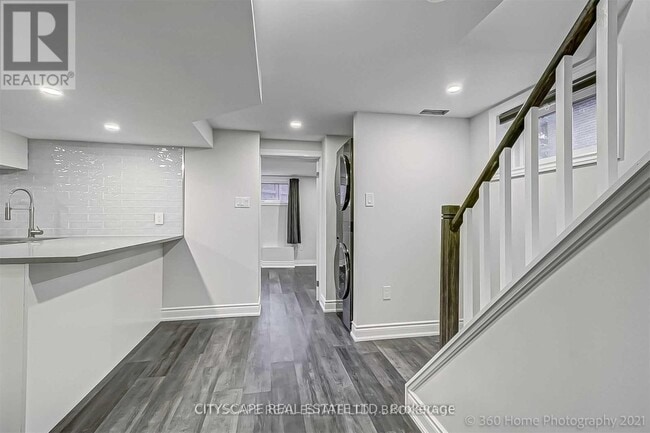 Building Photo - 176 Wellesworth Dr