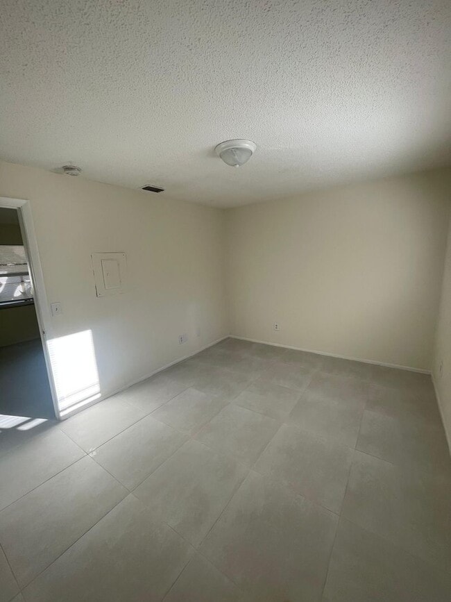 Building Photo - 2357 Lafayette St