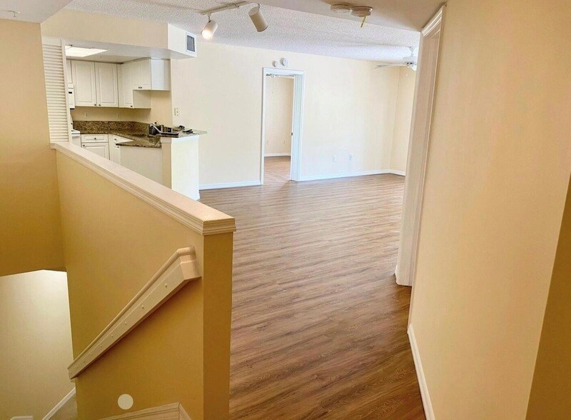 Foto principal - 800 Crestwood Blvd S