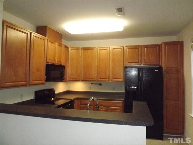 Building Photo - 523 Ives Ct