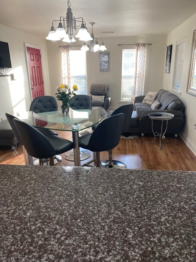 Building Photo - 510 Warrington Dr