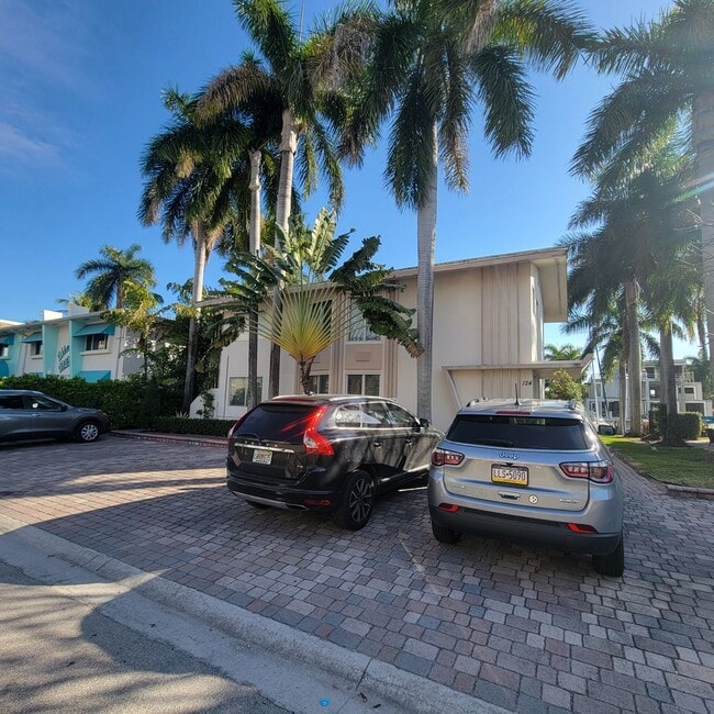 Building Photo - 124 Isle of Venice Dr